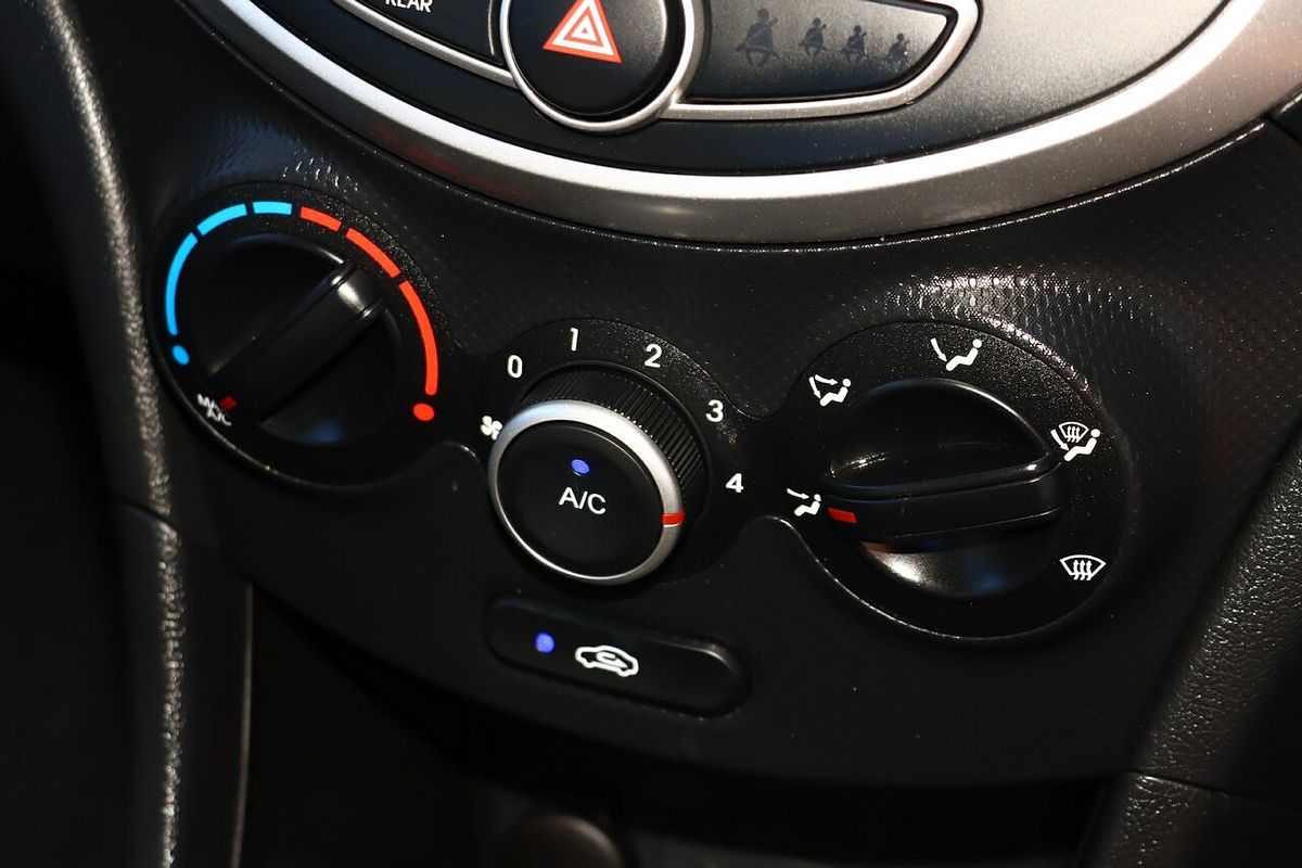 2014 Hyundai Accent Active RB2