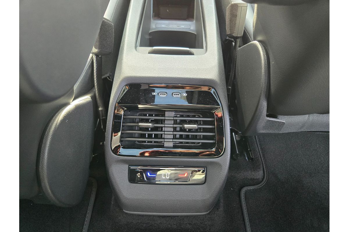 2025 Volkswagen ID. 4 Pro E2