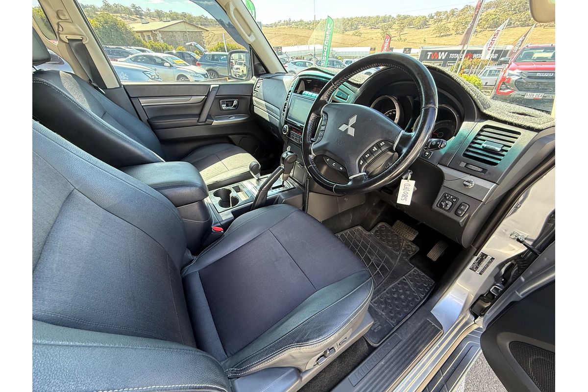2017 Mitsubishi Pajero GLS NX