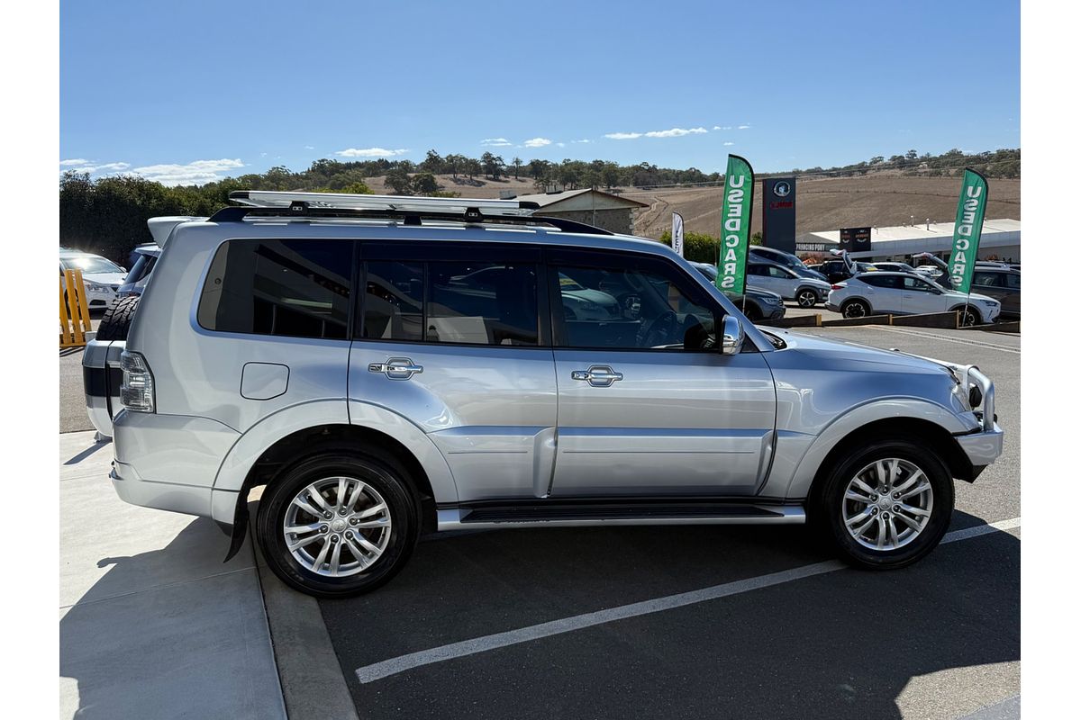 2017 Mitsubishi Pajero GLS NX