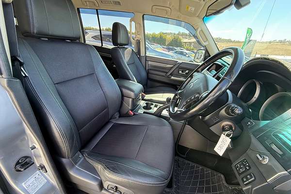 2017 Mitsubishi Pajero GLS NX
