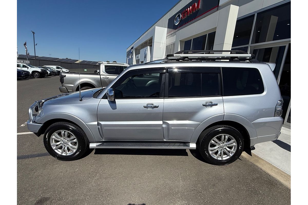 2017 Mitsubishi Pajero GLS NX