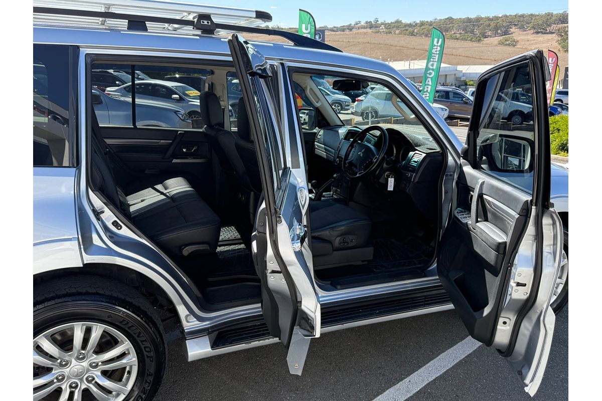 2017 Mitsubishi Pajero GLS NX
