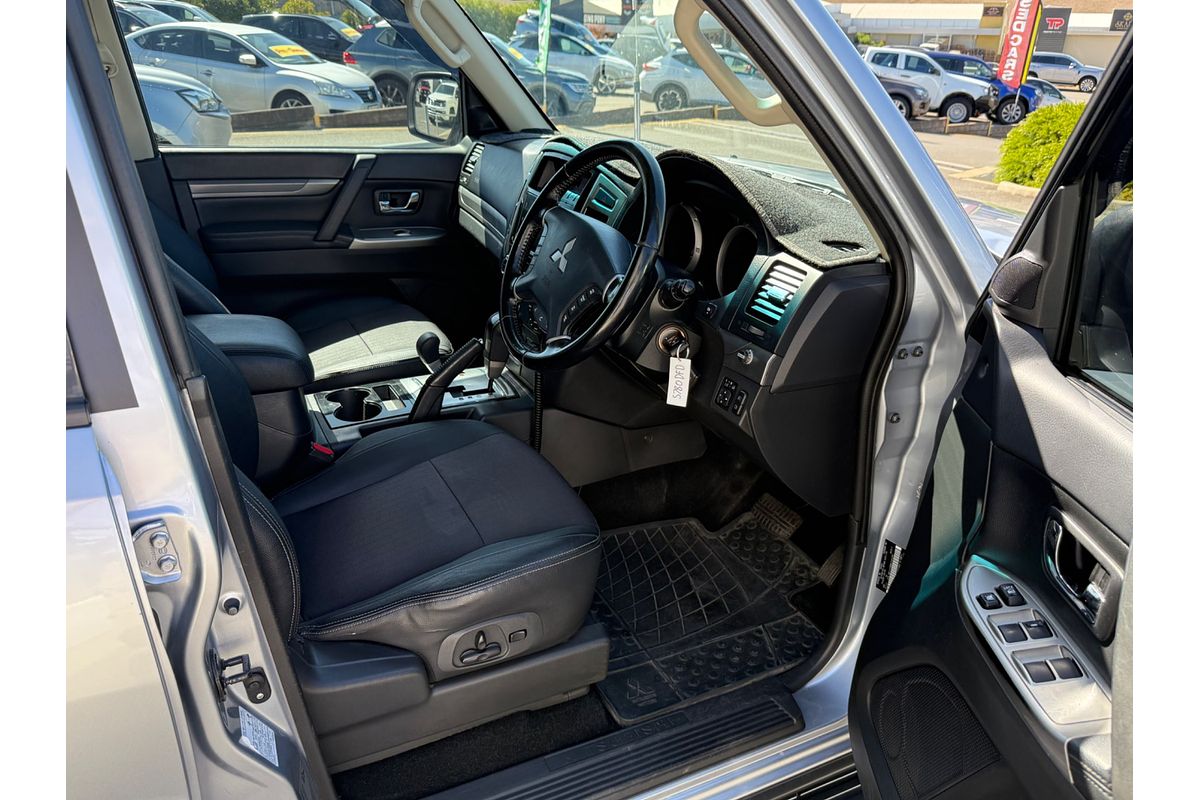2017 Mitsubishi Pajero GLS NX