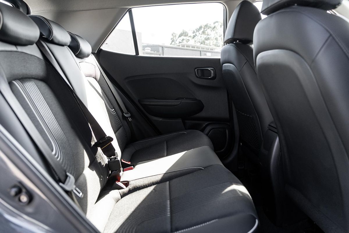 2025 Hyundai Venue Active QX.V5
