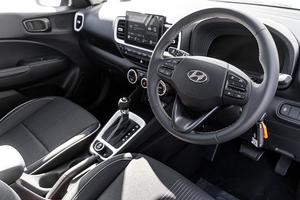 2025 Hyundai Venue Active QX.V5