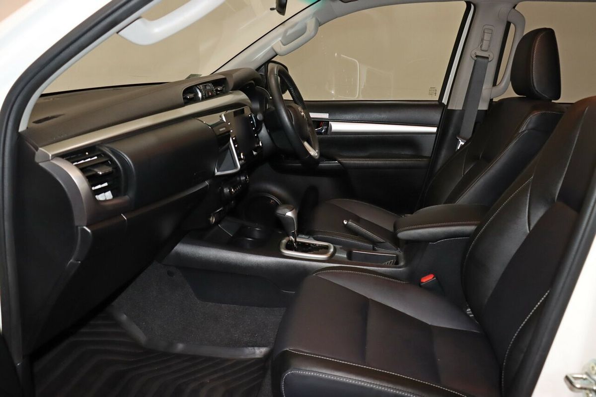 2022 Toyota Hilux SR5 GUN126R 4X4