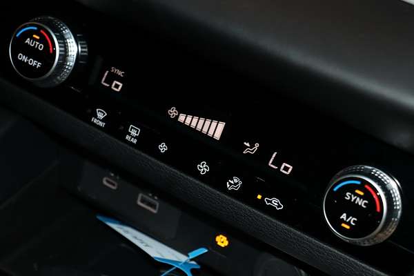 2024 Mitsubishi Outlander LS ZM