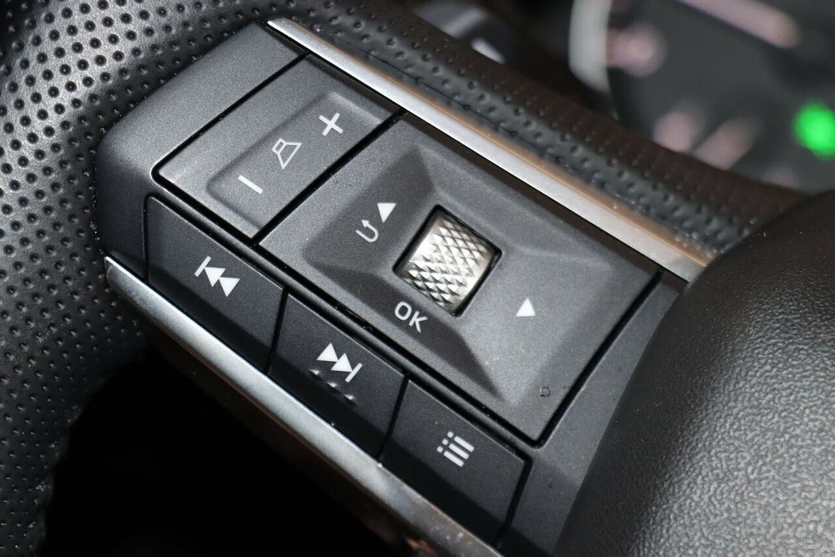2024 Mitsubishi Outlander LS ZM