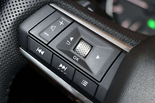 2024 Mitsubishi Outlander LS ZM