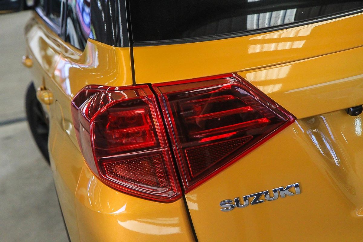 2023 Suzuki Vitara Turbo Shadow LY Series II