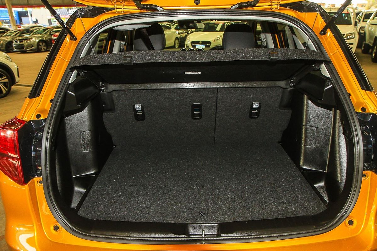 2023 Suzuki Vitara Turbo Shadow LY Series II