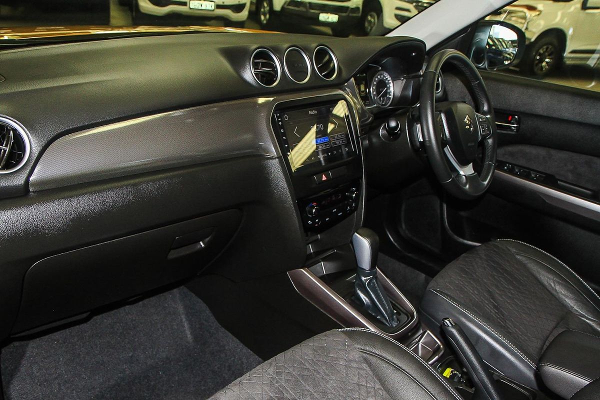 2023 Suzuki Vitara Turbo Shadow LY Series II
