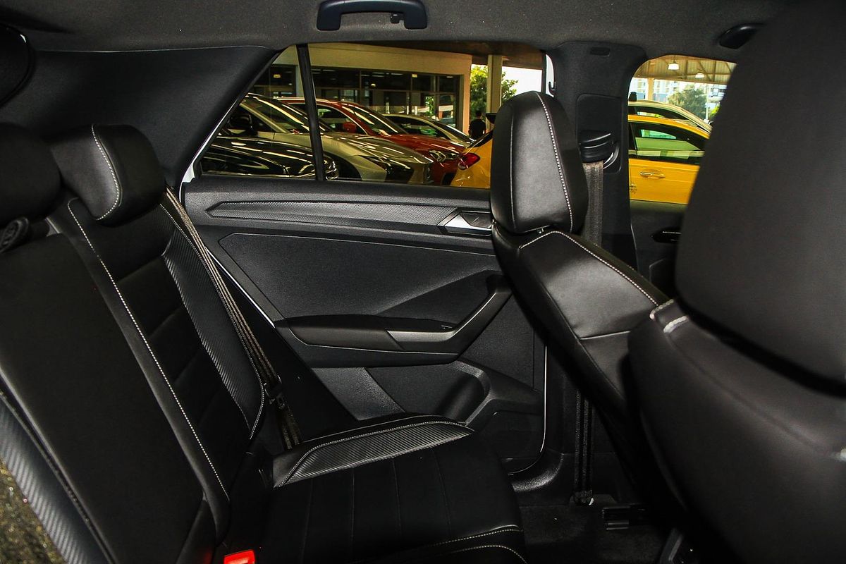 2022 Volkswagen T-Roc 140TSI R-Line D11