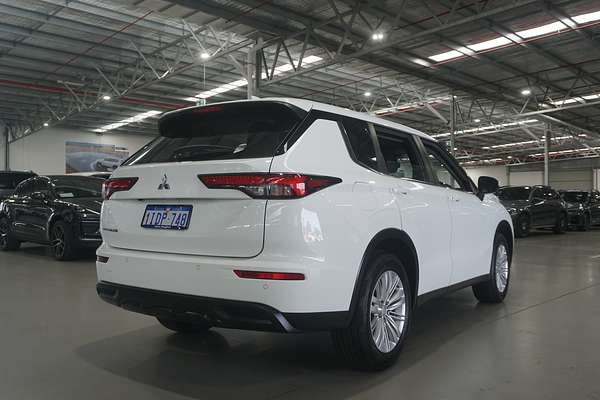 2023 Mitsubishi Outlander ES ZM
