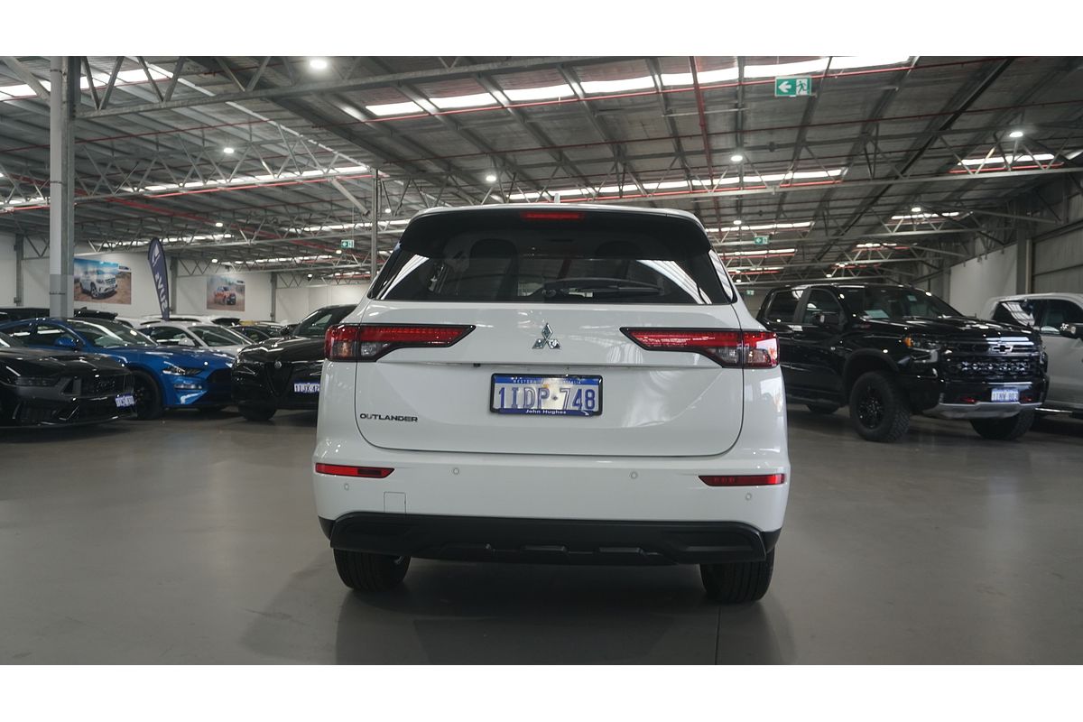 2023 Mitsubishi Outlander ES ZM