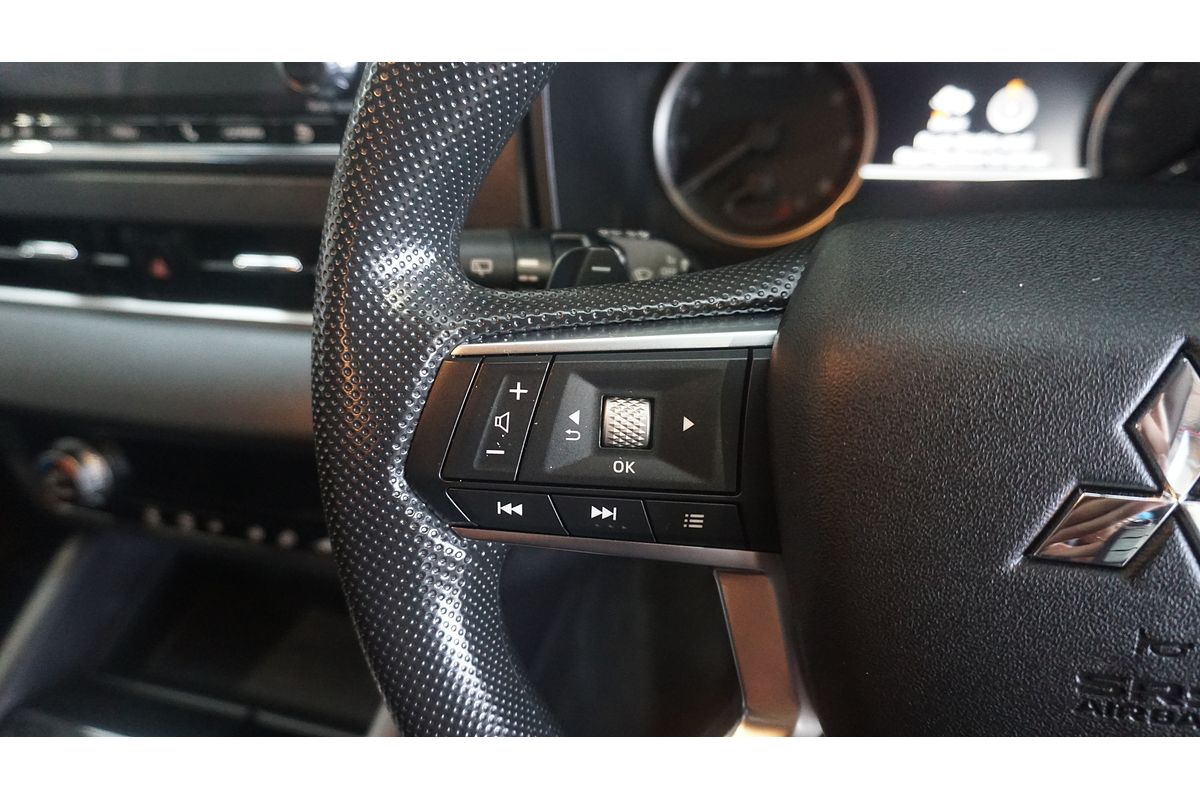 2023 Mitsubishi Outlander ES ZM