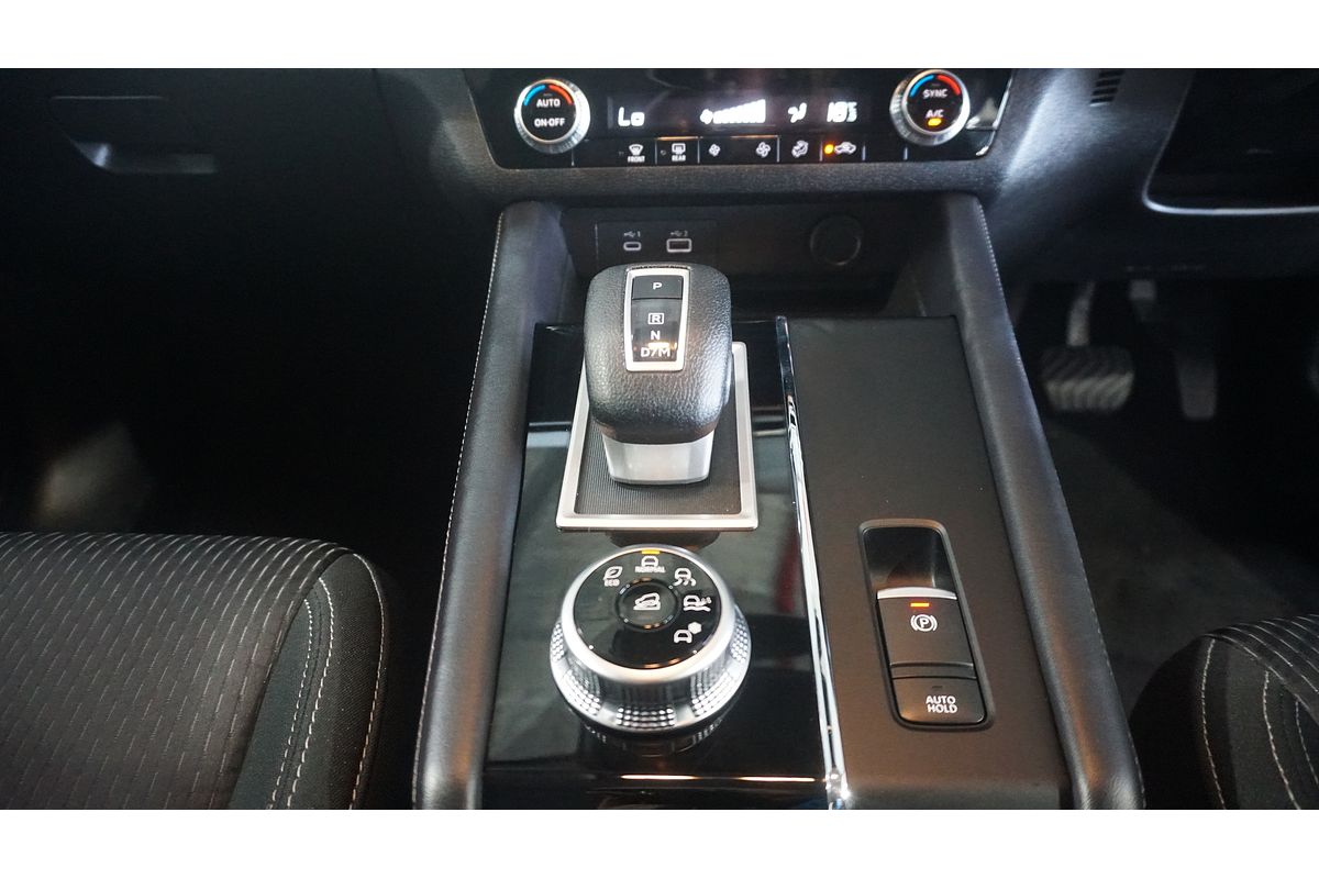 2023 Mitsubishi Outlander ES ZM