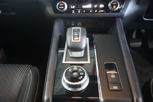 2023 Mitsubishi Outlander ES ZM