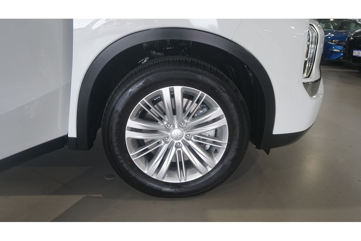 2023 Mitsubishi Outlander ES ZM