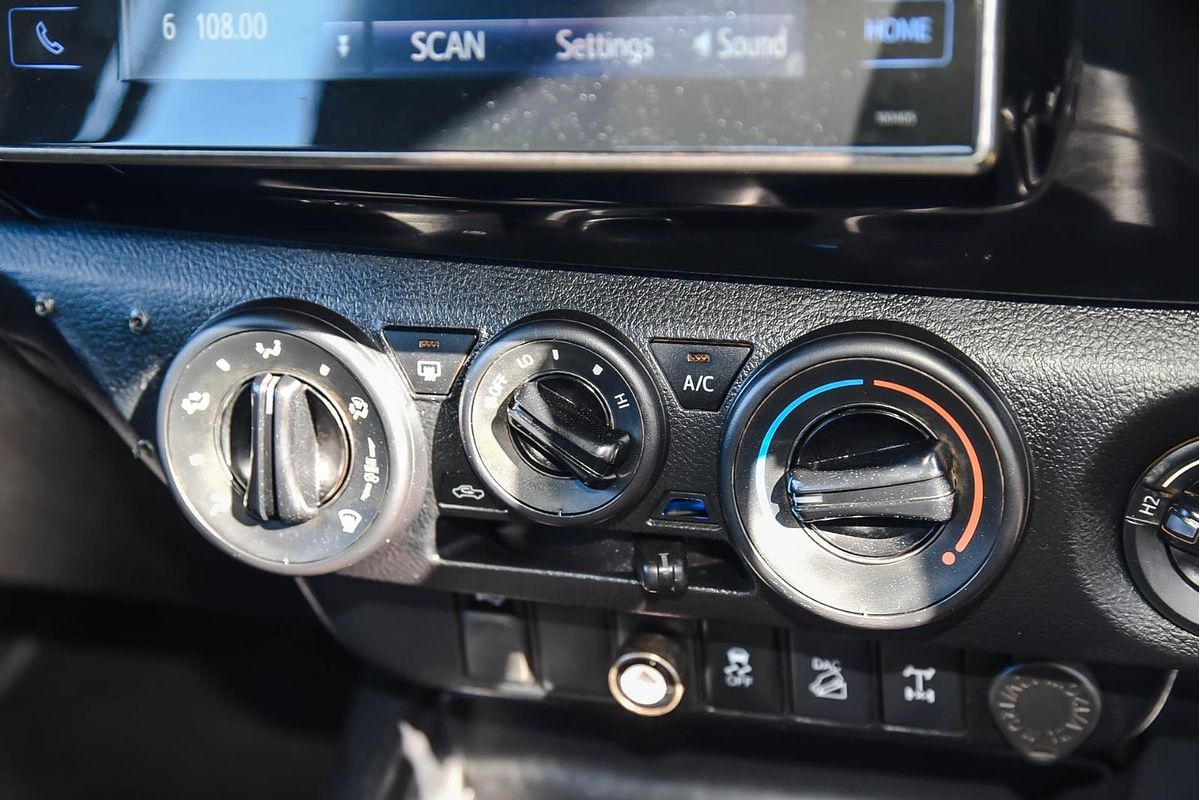 2019 Toyota Hilux SR GUN126R 4X4