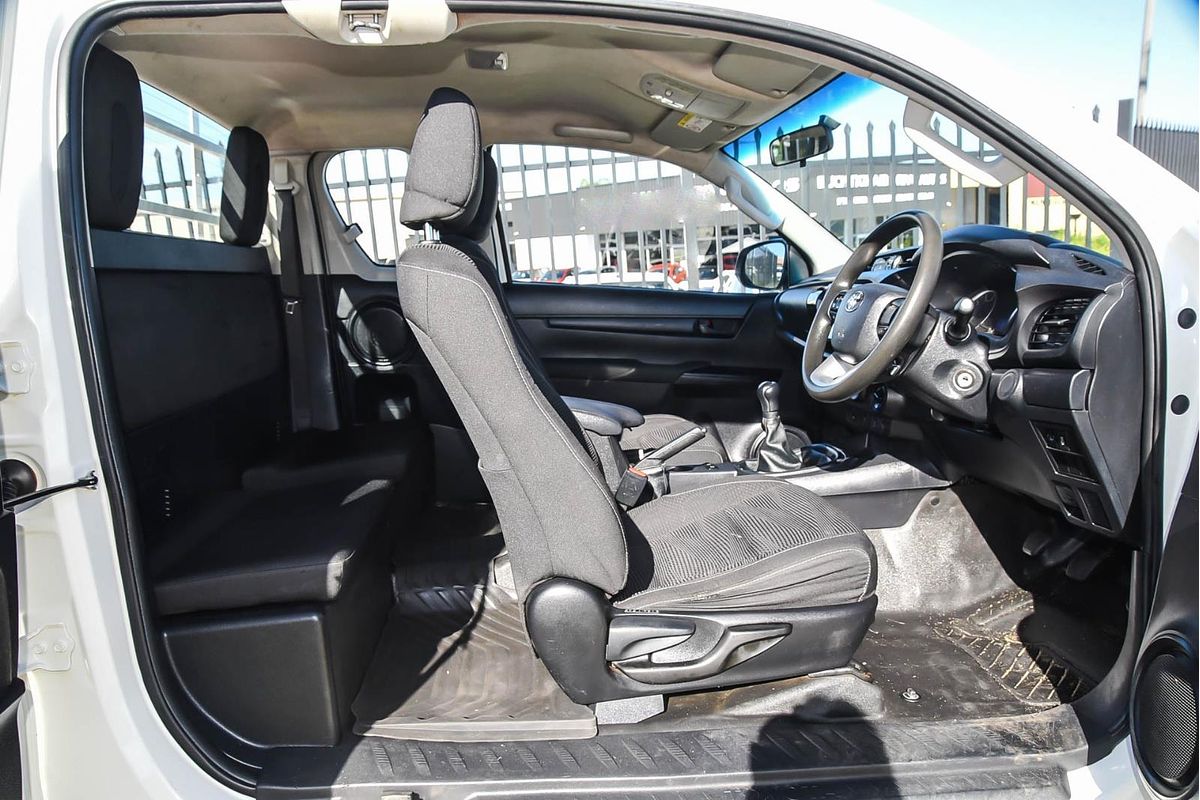 2018 Toyota Hilux SR GUN126R 4X4