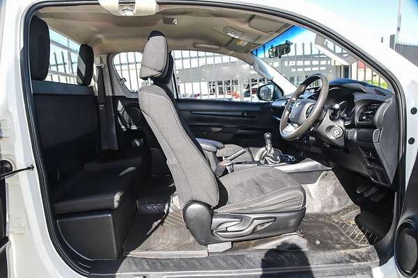 2018 Toyota Hilux SR GUN126R 4X4