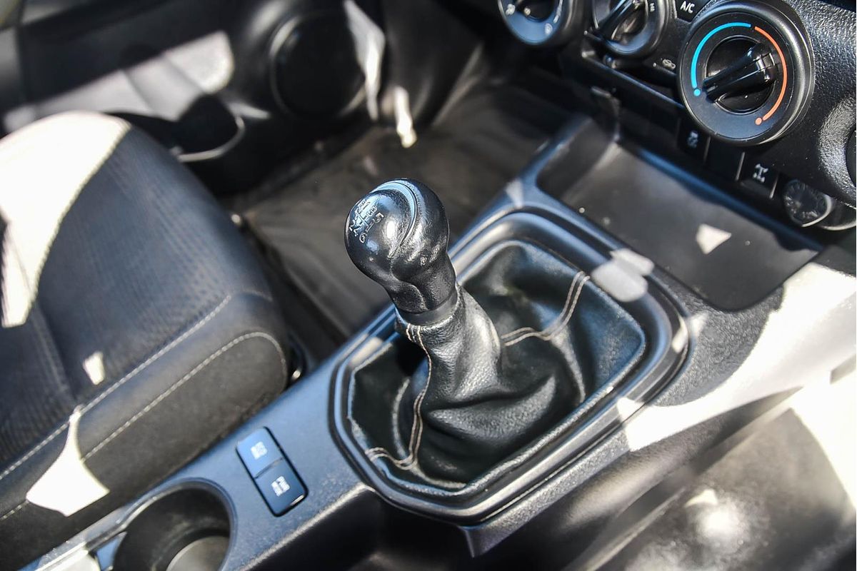 2018 Toyota Hilux SR GUN126R 4X4