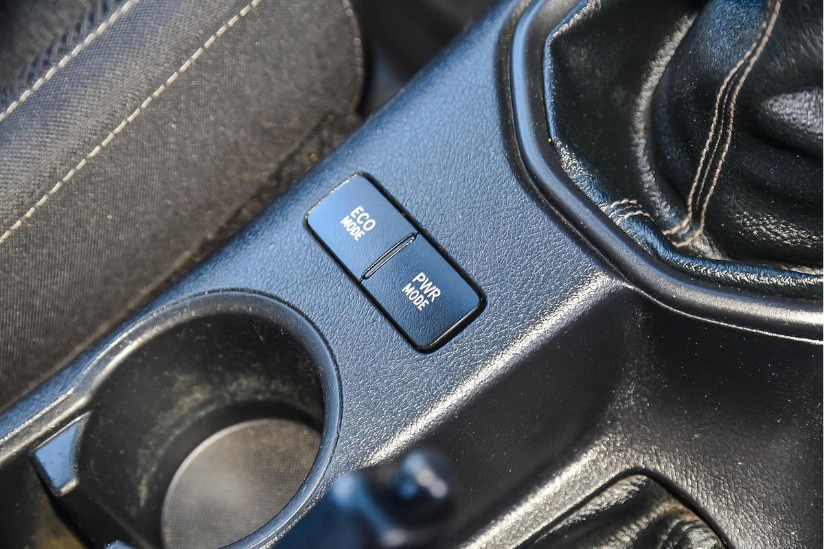 2018 Toyota Hilux SR GUN126R 4X4