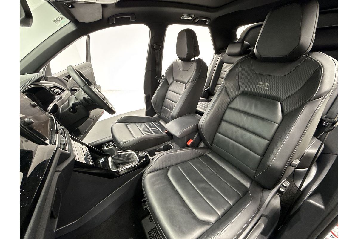 2023 Volkswagen T-Roc 140TSI R-Line D11