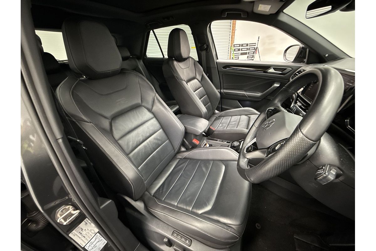 2023 Volkswagen T-Roc 140TSI R-Line D11