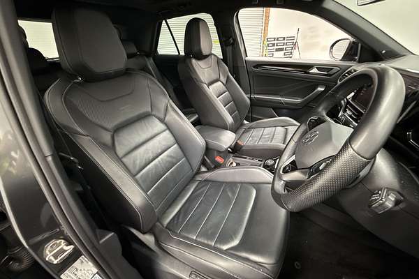 2023 Volkswagen T-Roc 140TSI R-Line D11