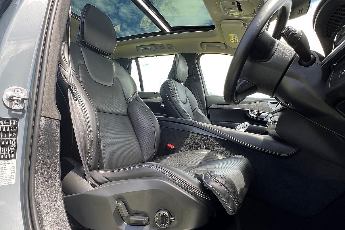 2023 Volvo XC90 Ultimate B6 Dark