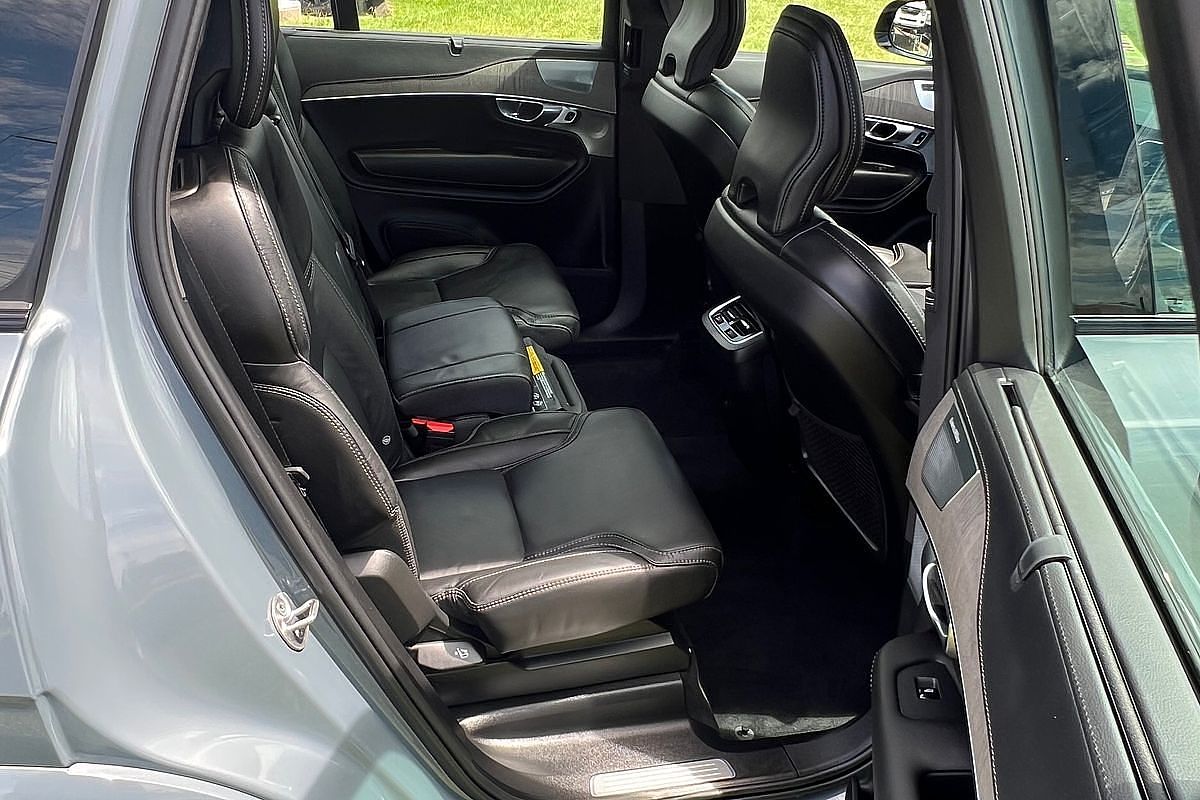 2023 Volvo XC90 Ultimate B6 Dark