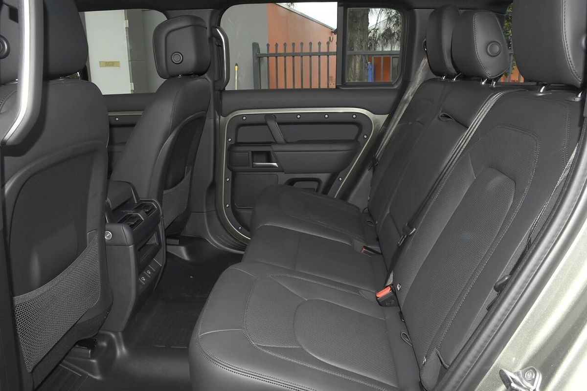 2025 Land Rover Defender 110 D350 X-Dynamic HSE L663