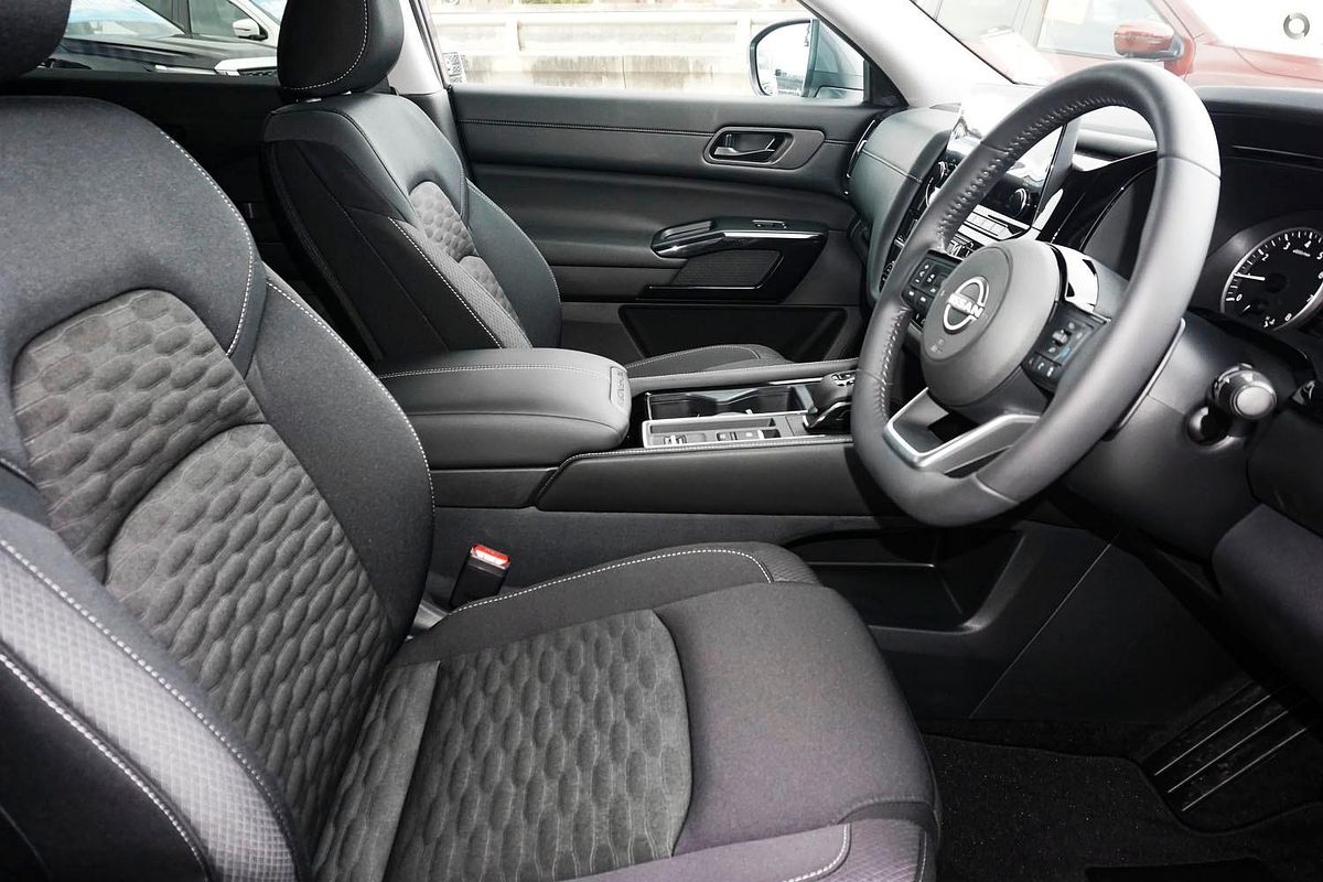 2024 Nissan Pathfinder ST-L R53