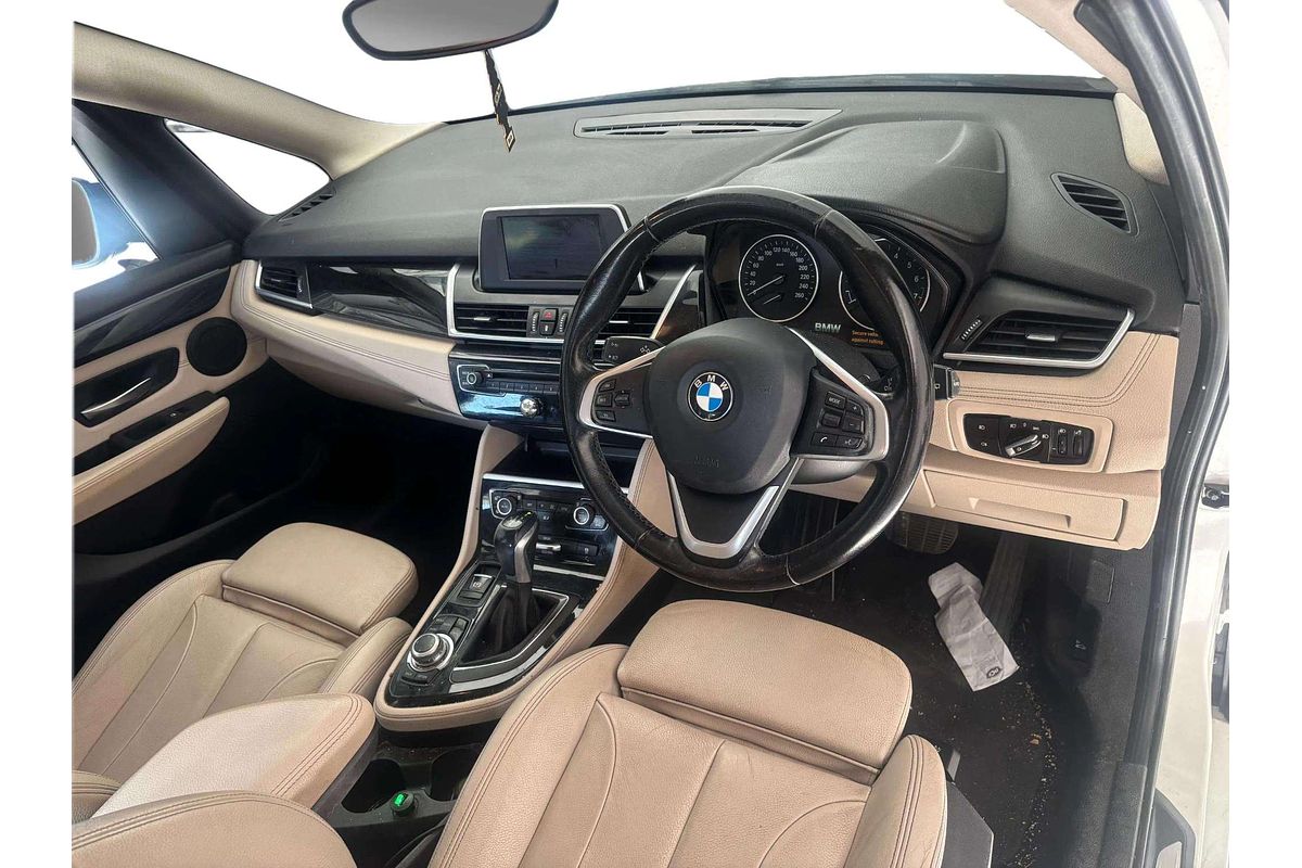 2015 BMW 2 Series 218i Sport Line F45