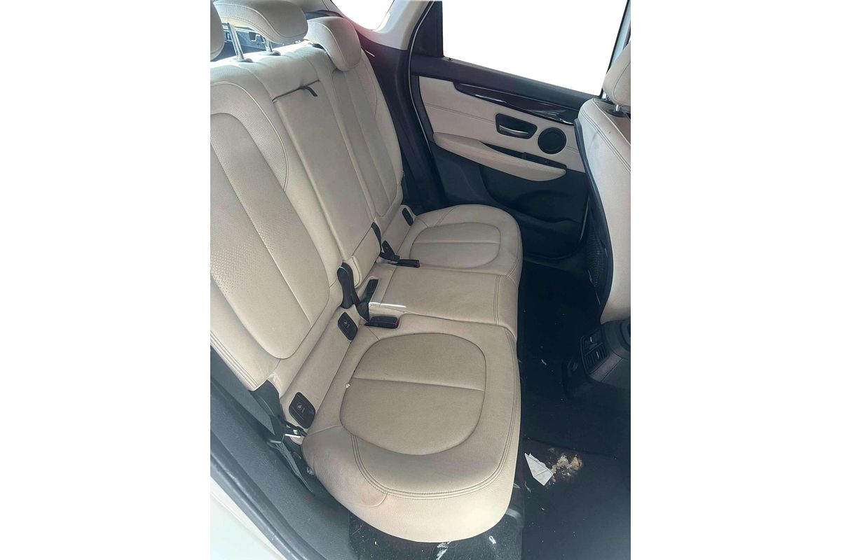 2015 BMW 2 Series 218i Sport Line F45