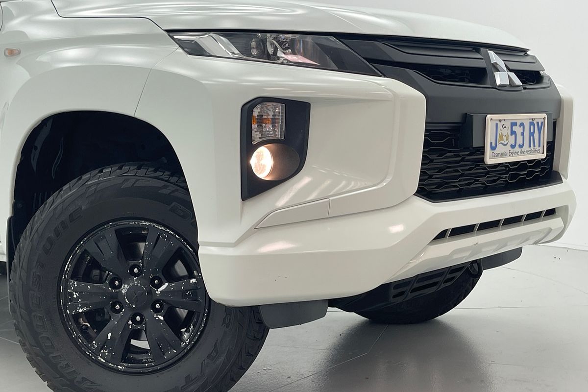 2021 Mitsubishi MR Triton GLX 2.4L D 6M/T 4X2 SC CC
