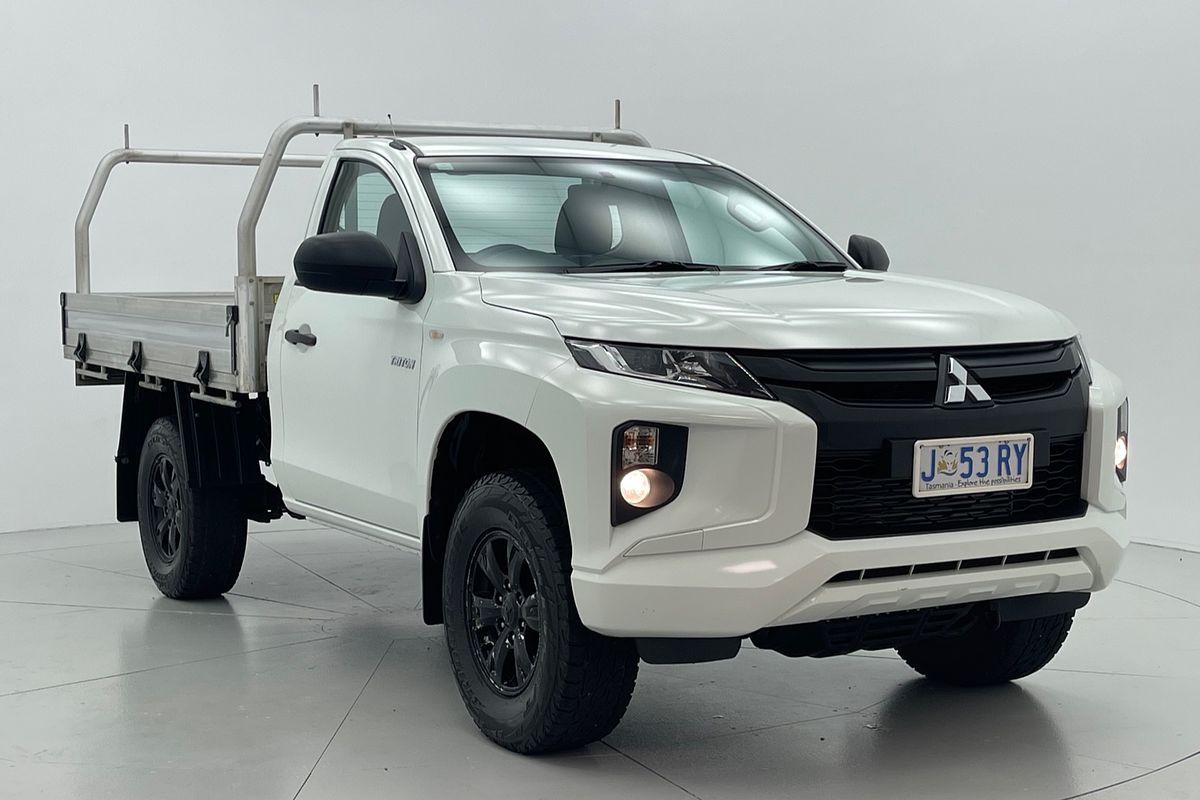 2021 Mitsubishi MR Triton GLX 2.4L D 6M/T 4X2 SC CC