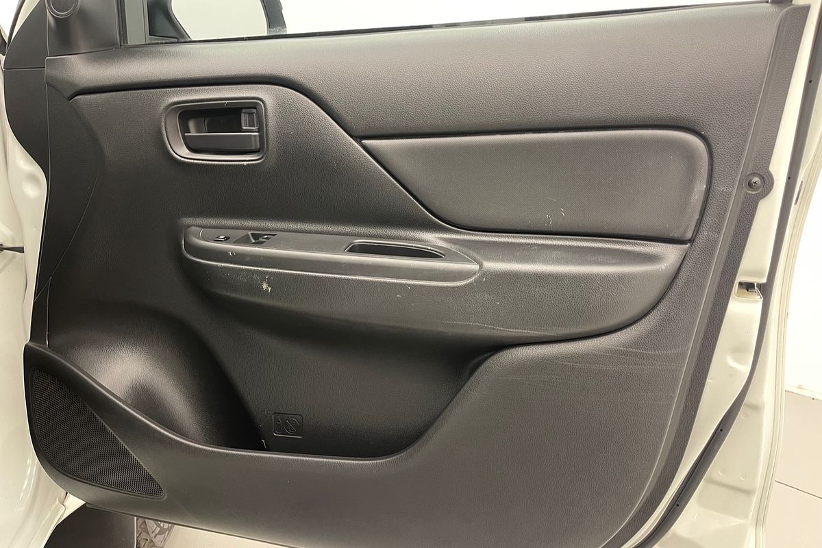 2021 Mitsubishi MR Triton GLX 2.4L D 6M/T 4X2 SC CC