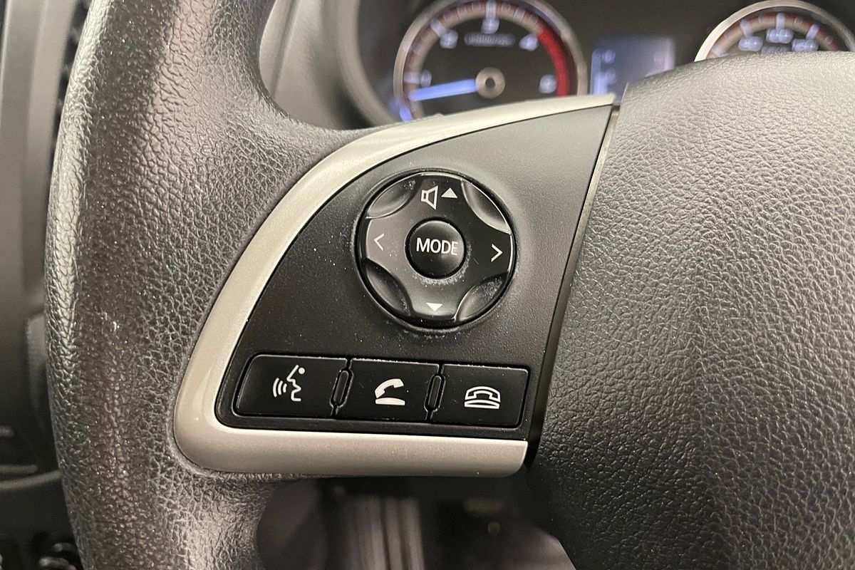 2021 Mitsubishi MR Triton GLX 2.4L D 6M/T 4X2 SC CC