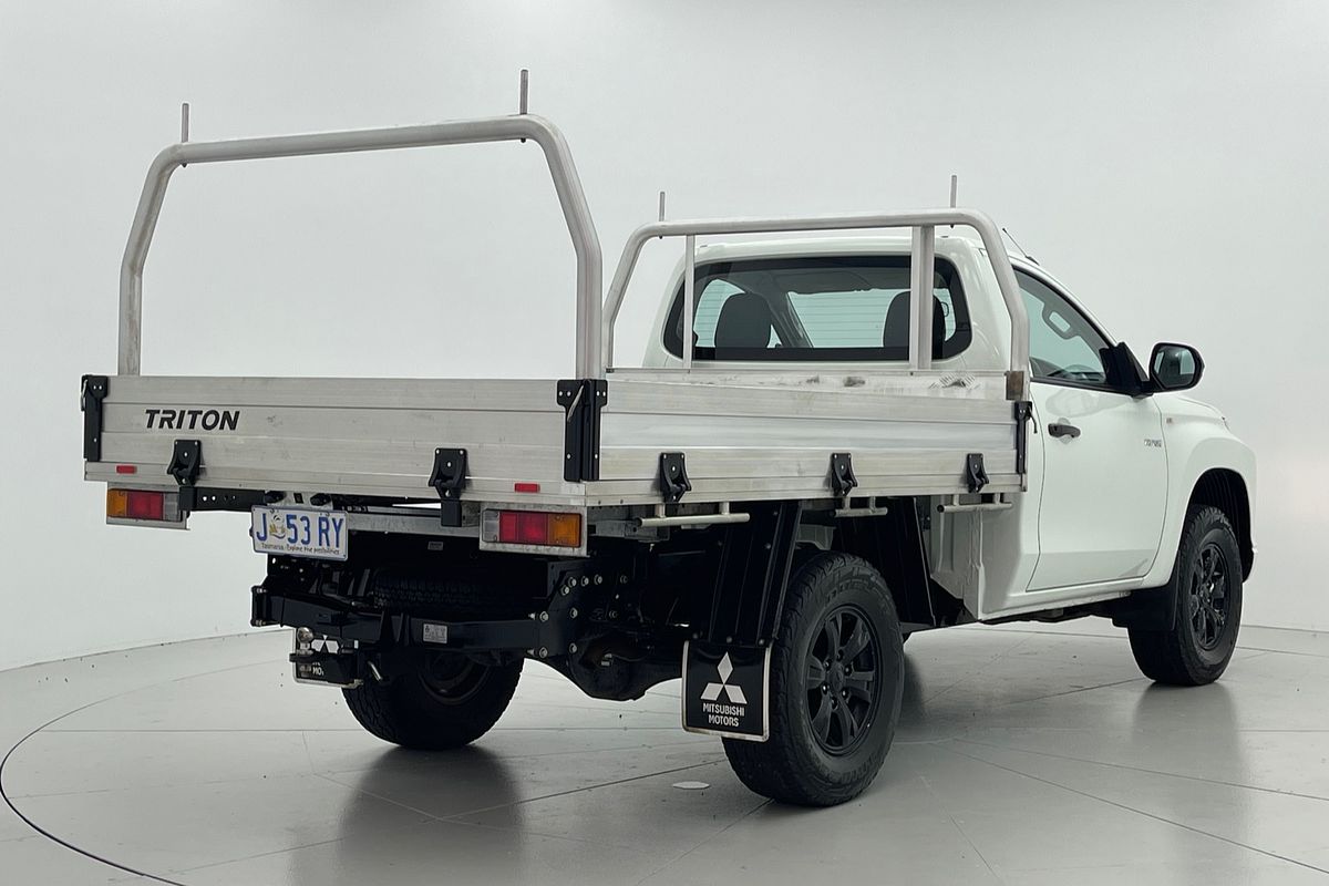 2021 Mitsubishi MR Triton GLX 2.4L D 6M/T 4X2 SC CC