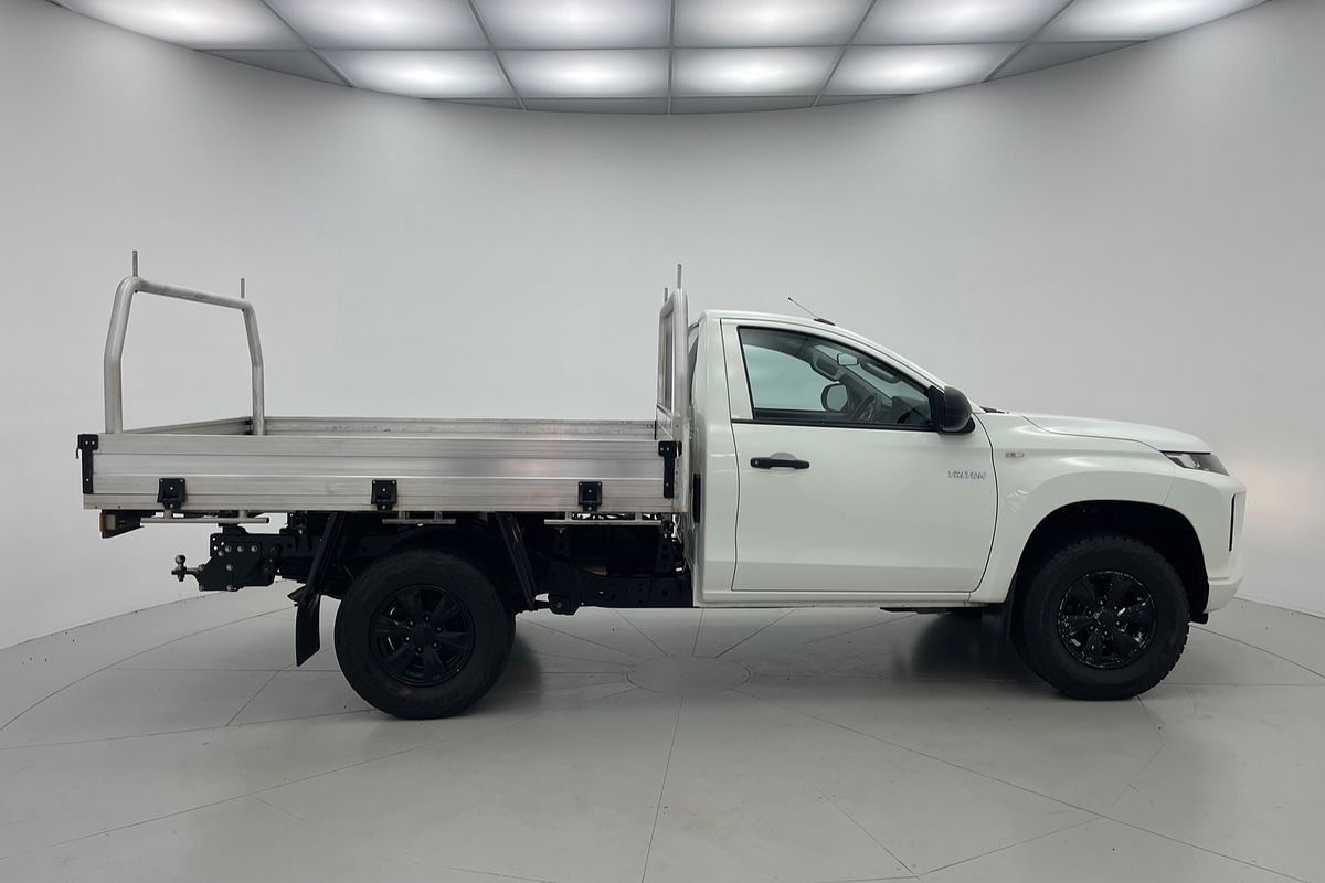 2021 Mitsubishi MR Triton GLX 2.4L D 6M/T 4X2 SC CC