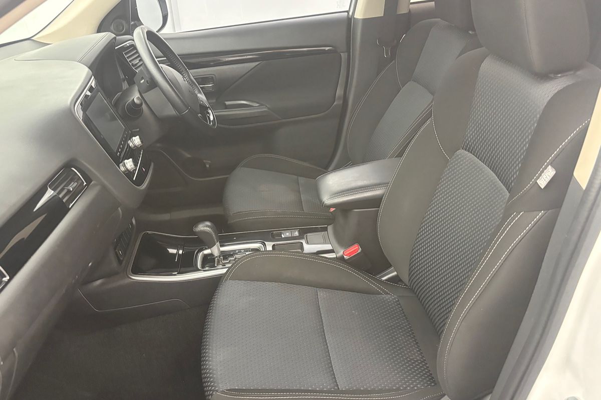 2021 Mitsubishi Outlander ES ZL