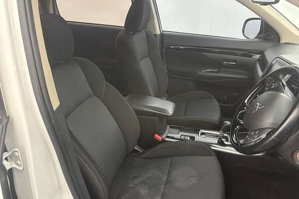 2021 Mitsubishi Outlander ES ZL
