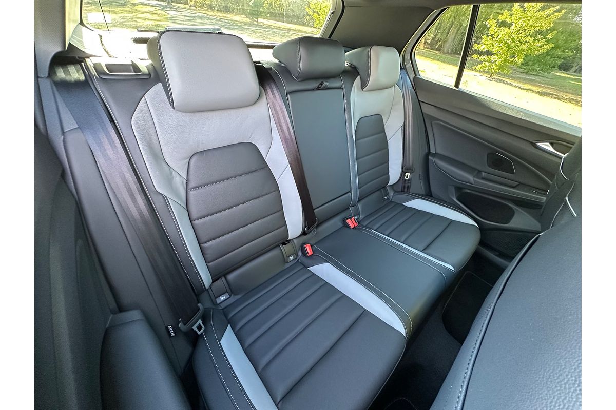 2025 Volkswagen Golf 110TSI R-Line 8.5