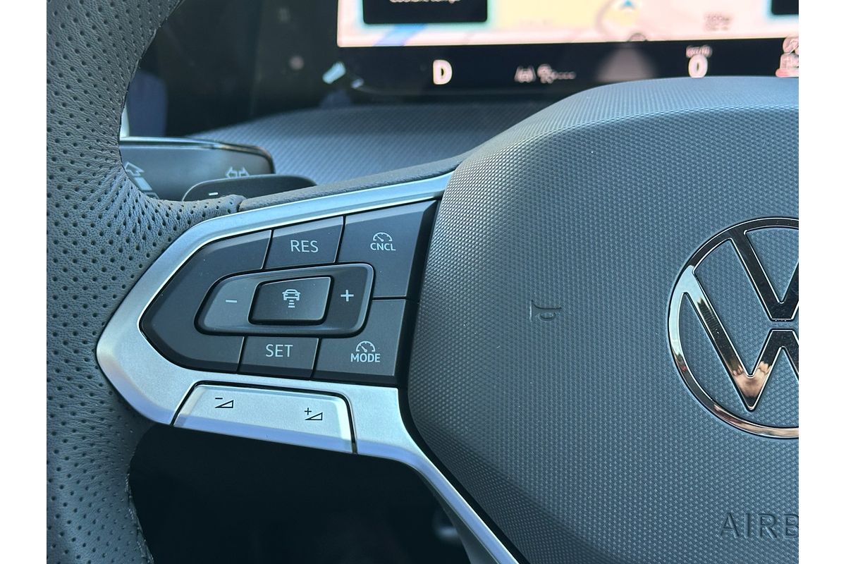 2025 Volkswagen Golf 110TSI R-Line 8.5