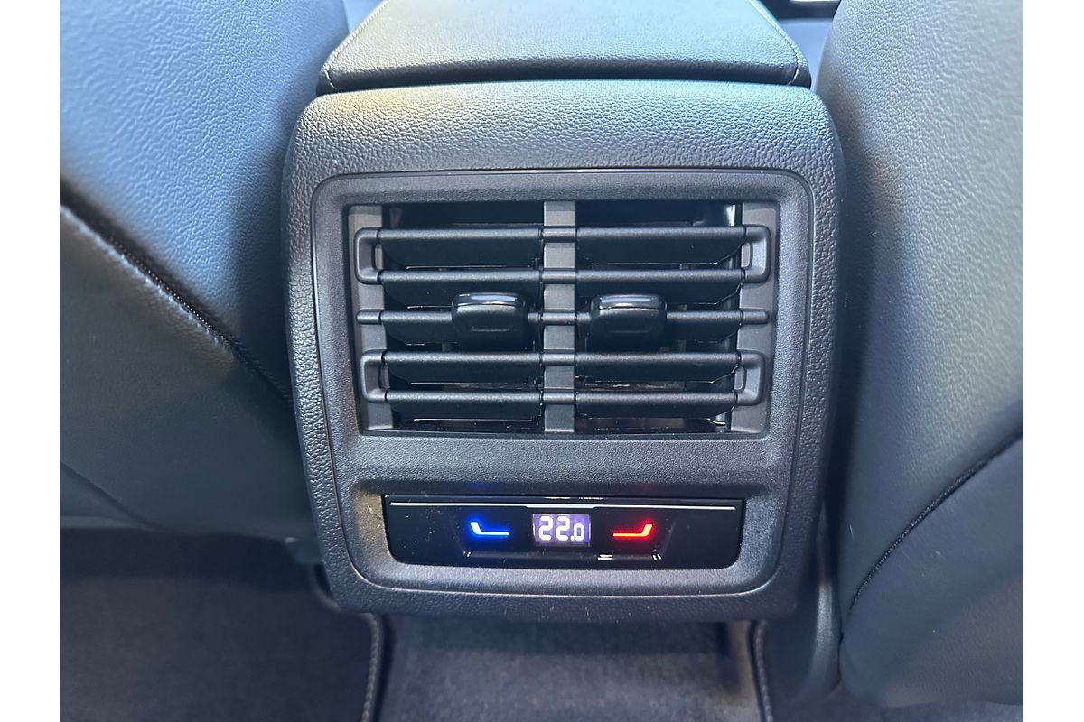 2025 Volkswagen Golf 110TSI R-Line 8.5