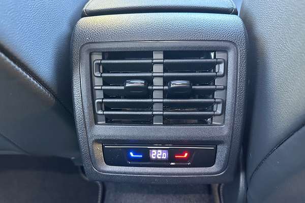 2025 Volkswagen Golf 110TSI R-Line 8.5